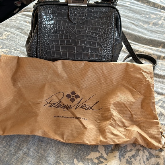 Patricia Nash gray handbag - Picture 4 of 8